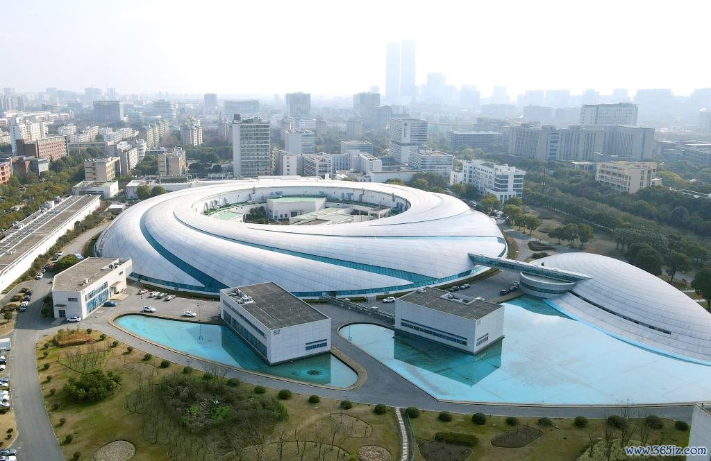 2024年2月27日拍摄的位于上海张江科学城的“上海光源”（无东谈主机相片）。新华社记者方喆摄